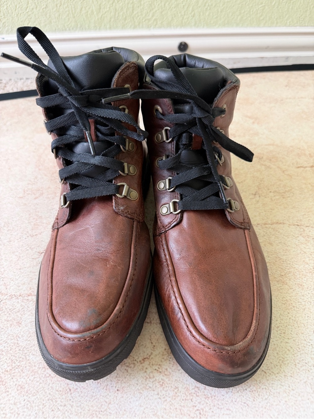Timberland Brown Leather Men's Hiking Boots with Black Laces